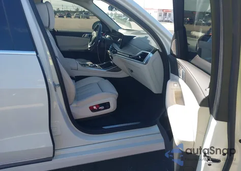 2024 BMW X7 xDrive40I z USA, uszkodzony, nr VIN 5UX23EM05R9U17855